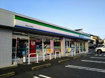 コンビニ　ファミリーマート（コンビニ）まで850m