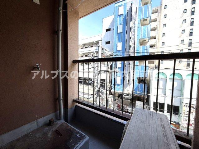バルコニー　内装工事中