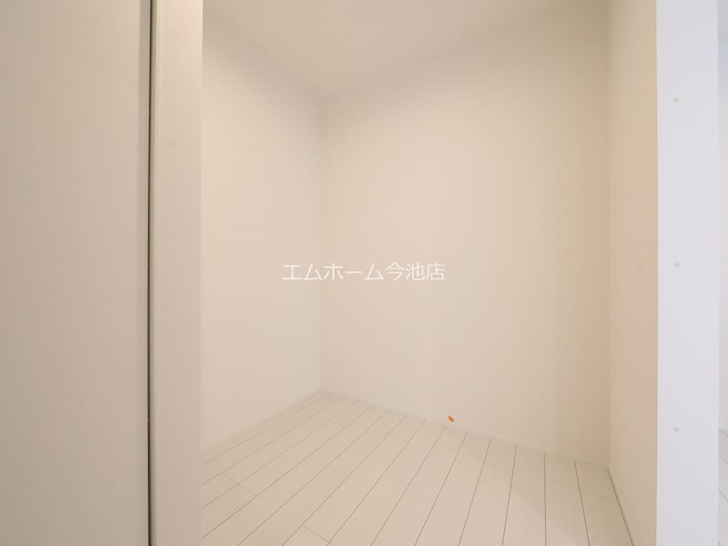 その他部屋・スペース　洋室3.0帖　クローゼット（収納充実しています）同仕様写真