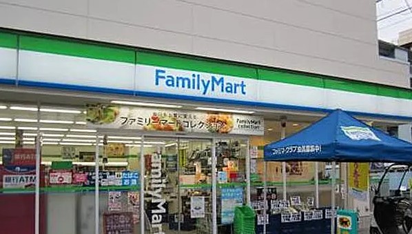 コンビニ　ファミリーマート板橋坂下三丁目店（コンビニ）まで103m
