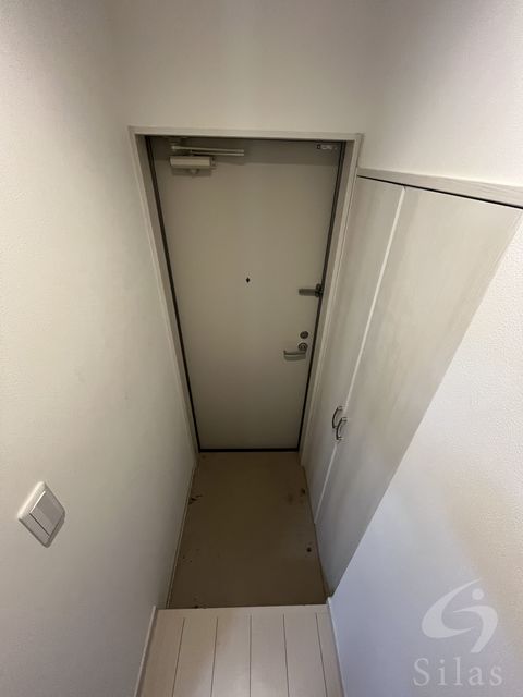 玄関　同仕様・反転タイプ