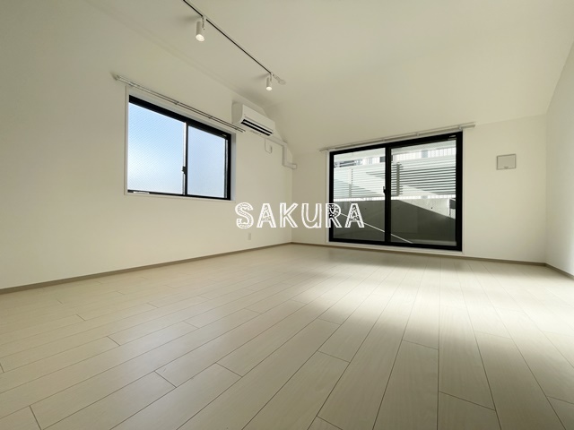 居室・リビング　開放感のあるゆったりとしたお部屋です♪