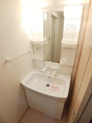 洗面設備　使いやすい洗面所です