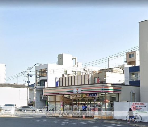 コンビニ　セブンイレブン（コンビニ）まで387m