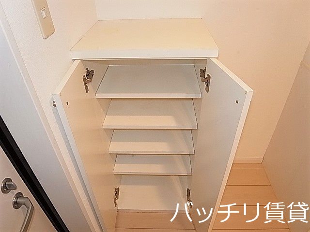 玄関　別号室イメージの為、現状を優先致します。