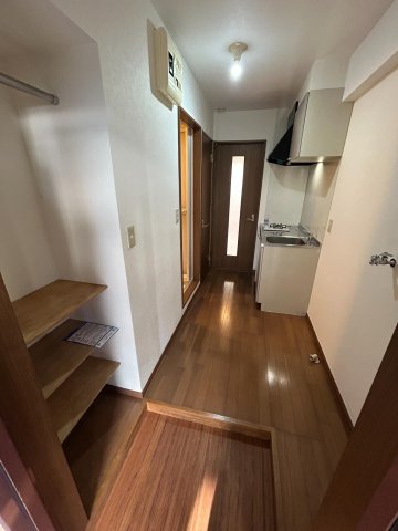 玄関　※別号室参考写真です