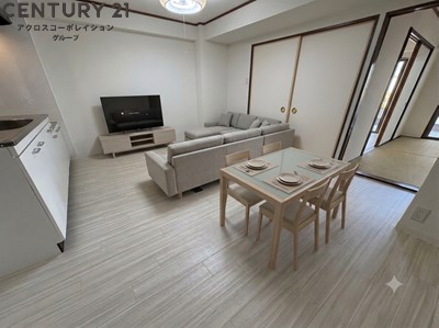 居室・リビング　画像中の家具はAIにより配置加工しているため、付属しません