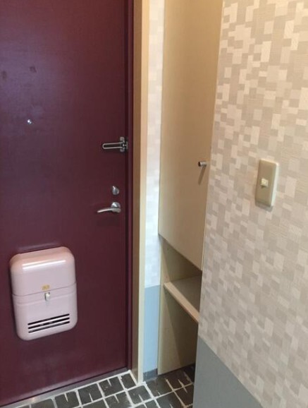 玄関　※別部屋の参考写真です。