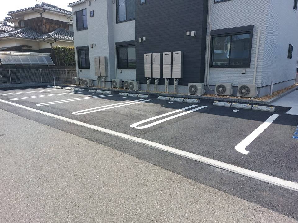 駐車場　駐車場