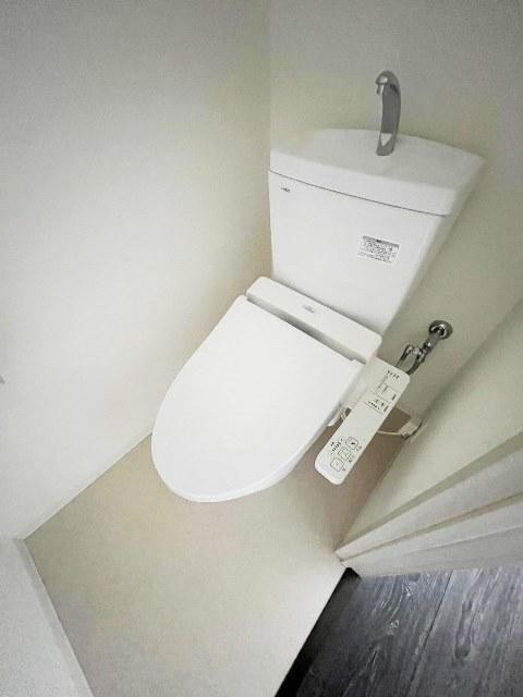 トイレ　別部屋同仕様タイプ
