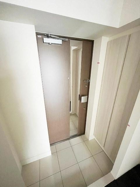 玄関　別部屋同仕様タイプ