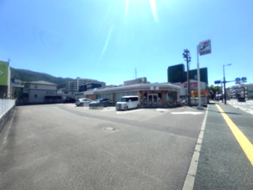 コンビニ　セブンイレブン 徳島佐古八番町店（コンビニ）まで601m