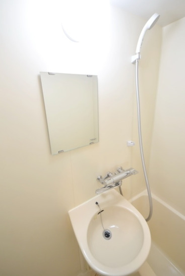 バス・シャワールーム　別部屋の画像を使用しております。