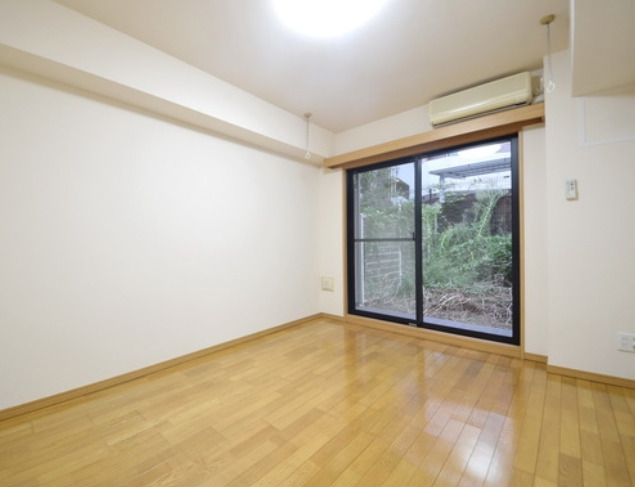 居室・リビング　別部屋の画像を使用しております。