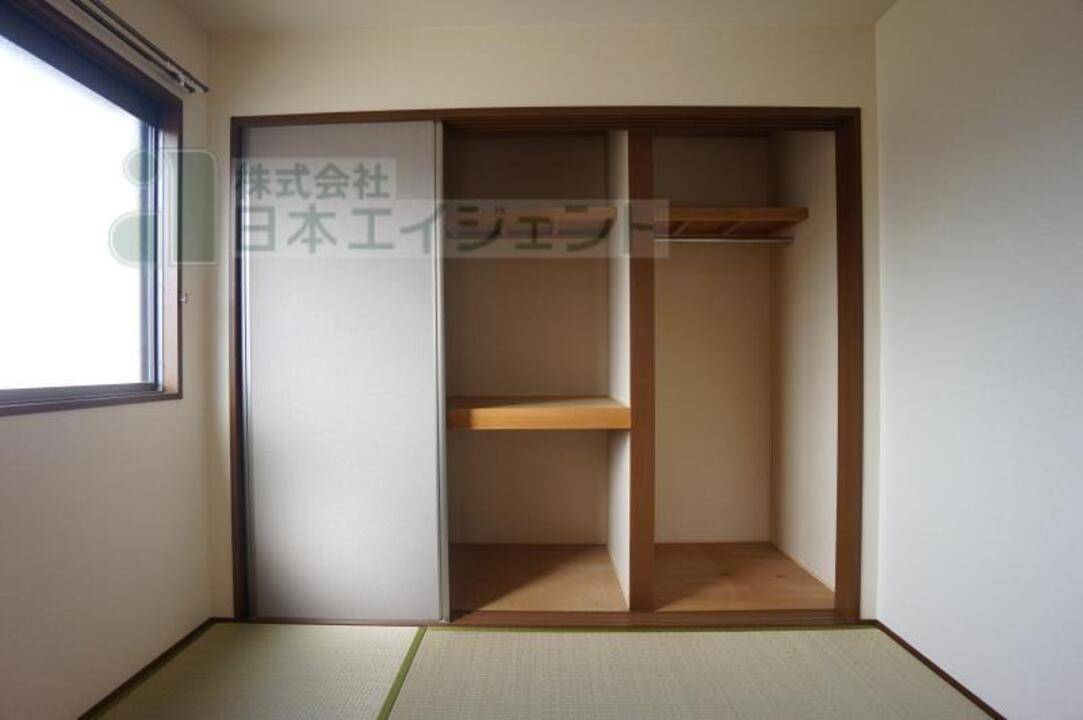 収納　押入れ