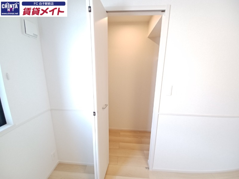 収納　同物件別室反転タイプ画像