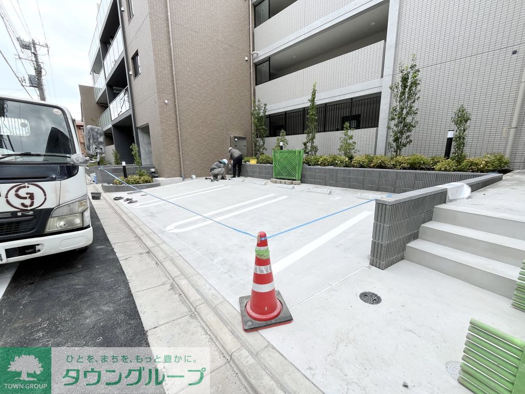 駐車場　駐車場