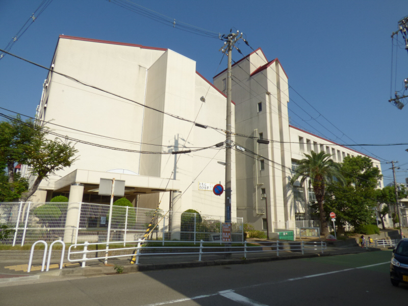 小学校　東須磨小学校（小学校）まで656m