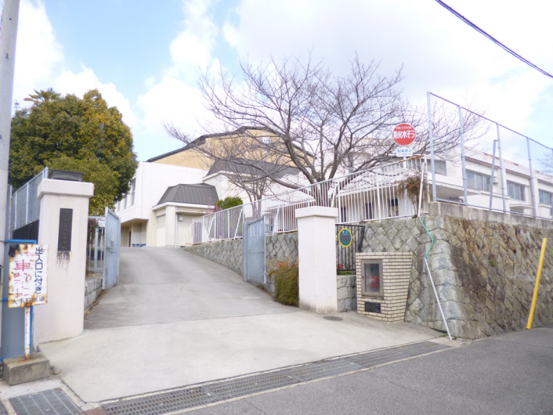 中学校　飛松中学校（中学校）まで436m