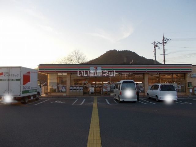 コンビニ　セブンイレブン 甲西菩提寺店（コンビニ）まで738m