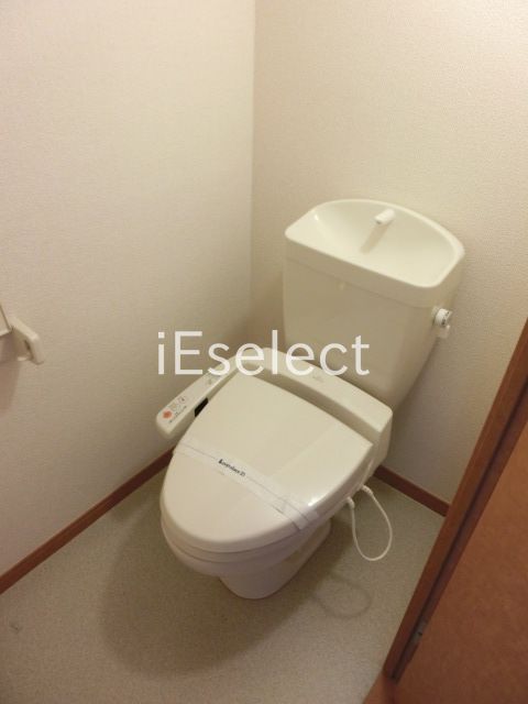 トイレ　ウォシュレット付で快適ですね