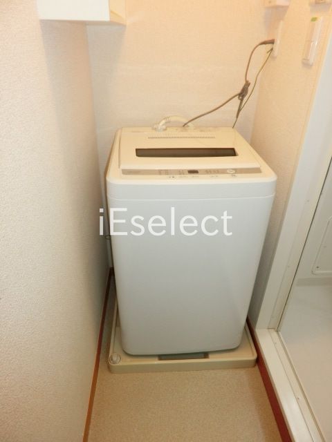 洗面設備　洗濯物もあります