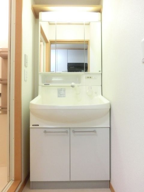 洗面設備　嬉しい独立洗面台