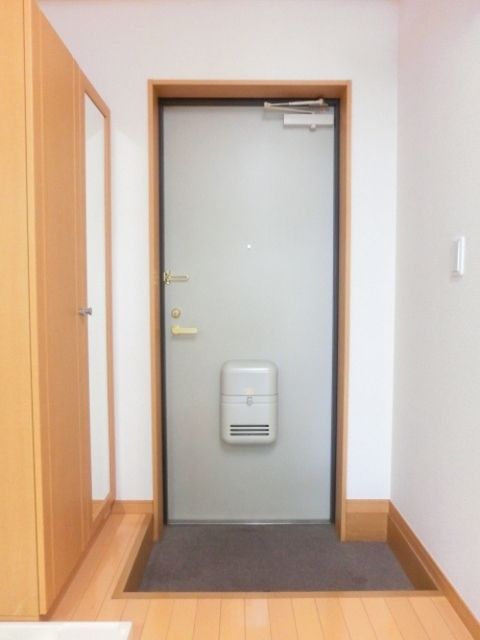 玄関　下駄箱ございます