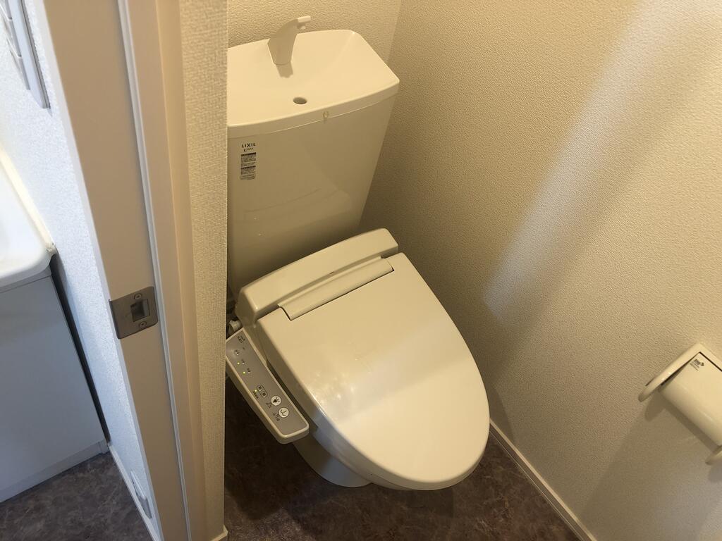 トイレ　※別号室の参考写真となります。