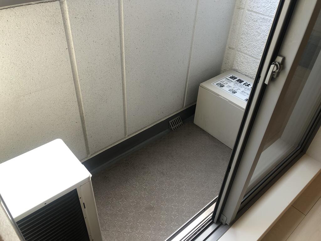 バルコニー　※別号室の参考写真となります。