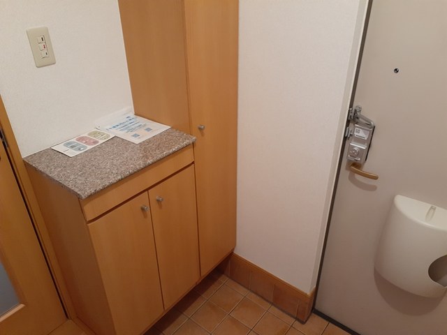 宇都宮市 2階建 築21年の玄関写真