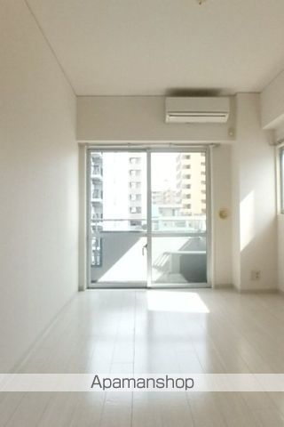 アートパレスの居間写真