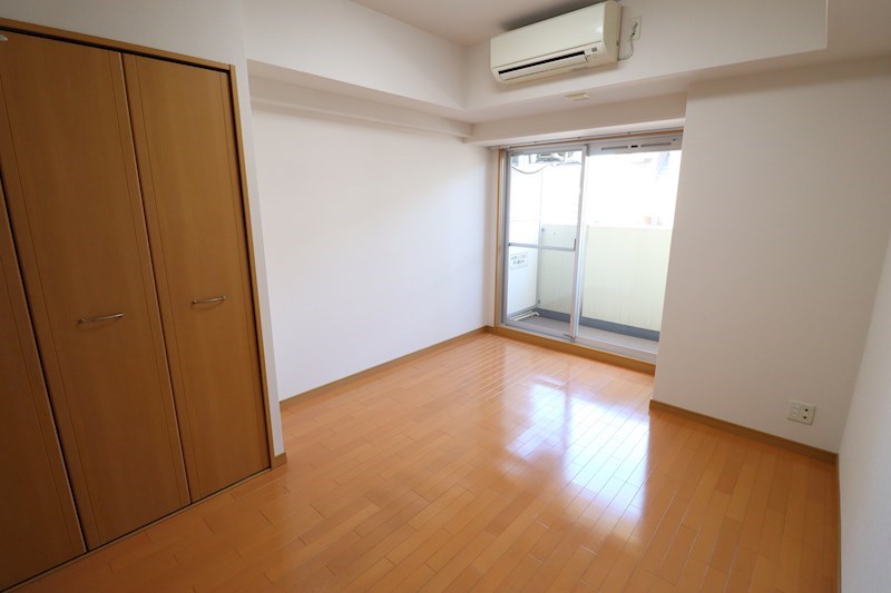 ONE ROOF FLAT TENJINBASHI(旧:シャルマンフジの居間写真