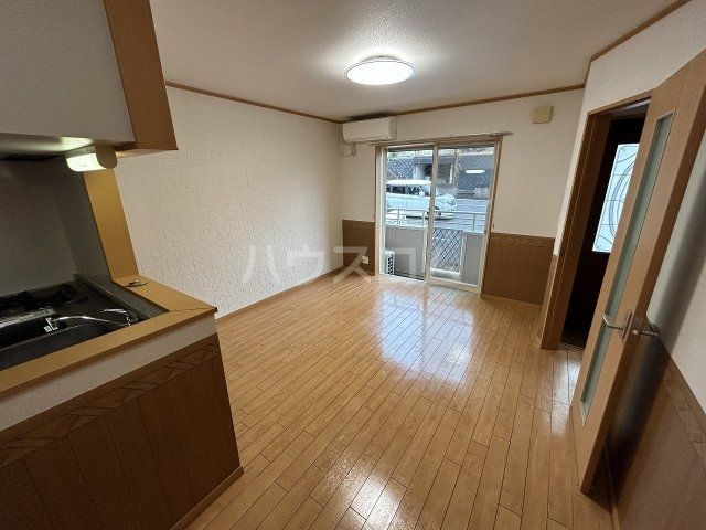 Grand Court 弐番館の居間写真