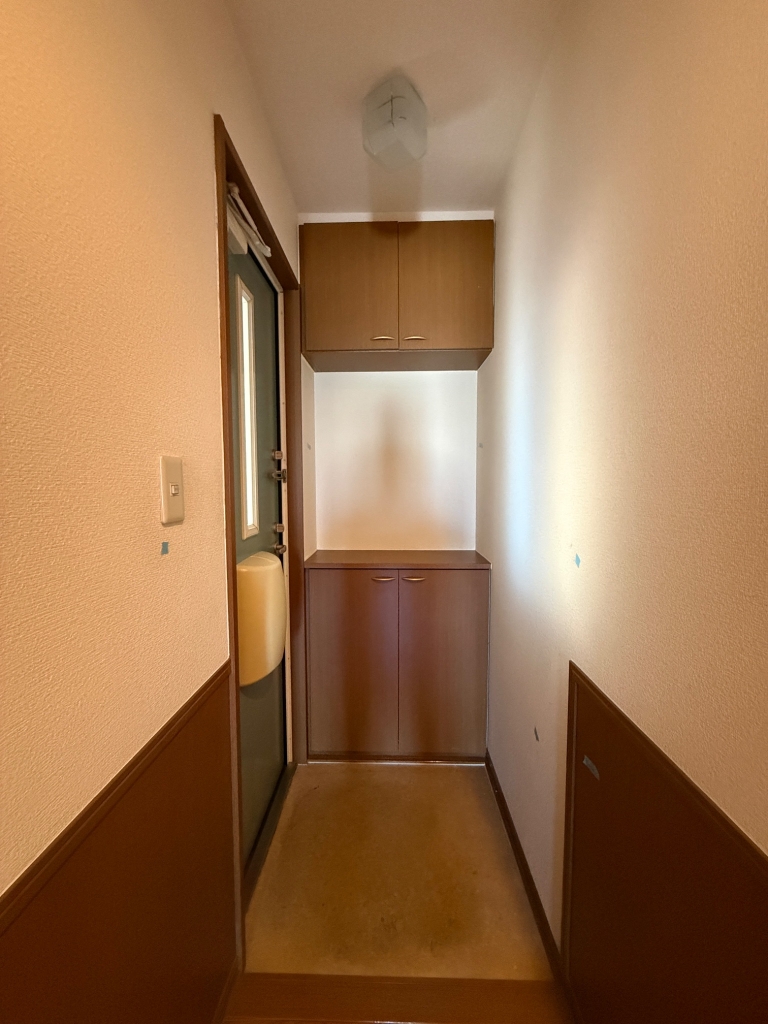 キングス コート B棟の玄関写真