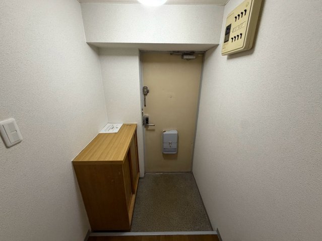 近鉄南大阪線 矢田駅 徒歩9分 4階建 築40年の玄関写真