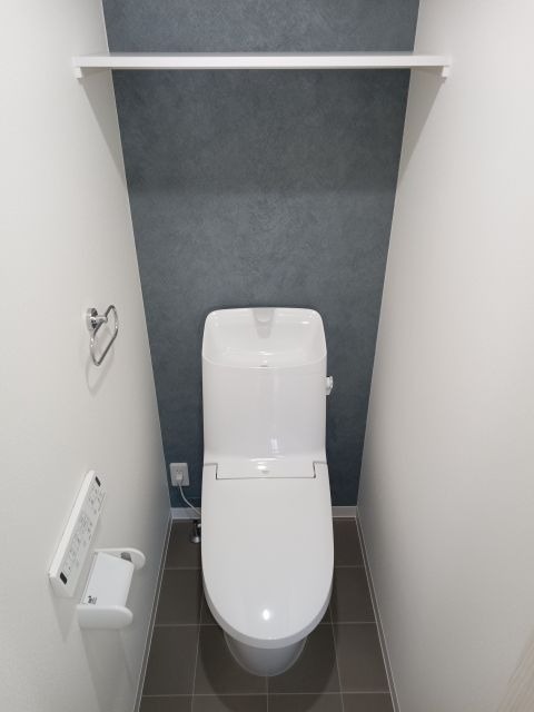 ＪＲ大阪環状線 野田駅 徒歩6分 3階建 築1年のトイレ写真