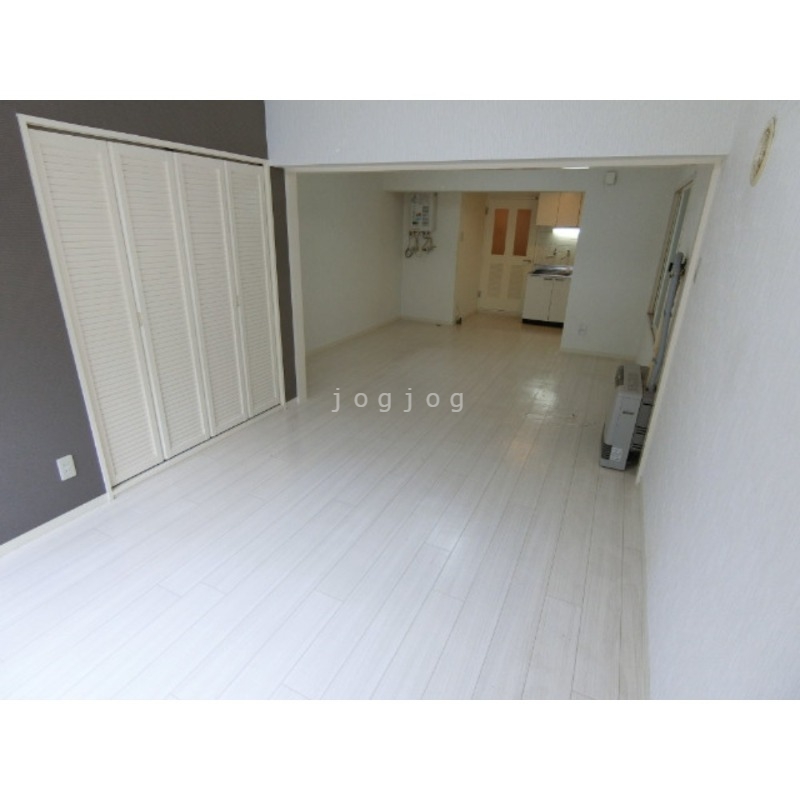 その他部屋・スペース　日当たりの良い明るいお部屋です。