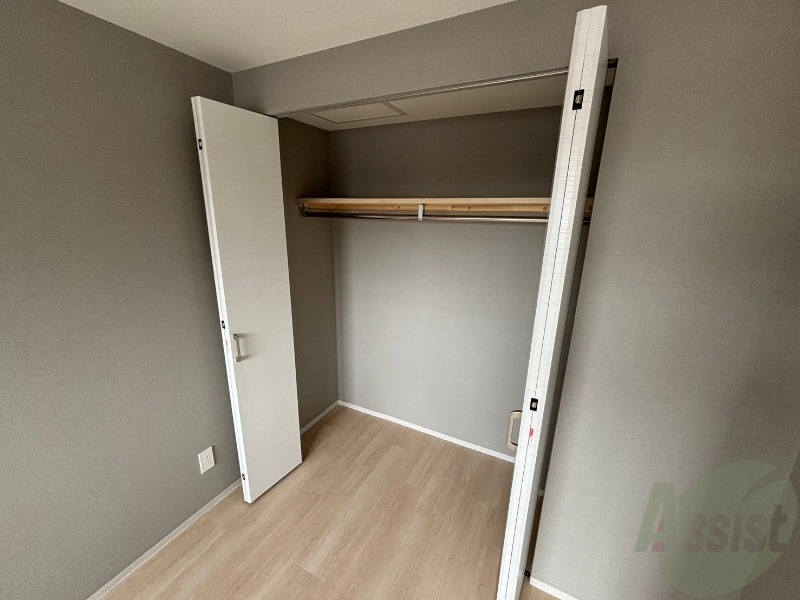 収納　寝室の収納です。部屋がすっきり片付きます。