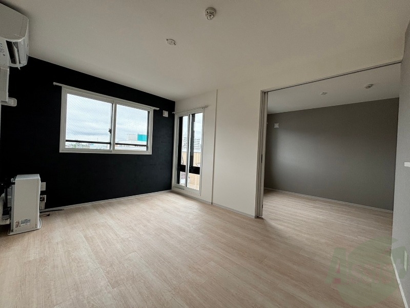 居室・リビング　広くてキレイなお部屋が広がっていて、充実した生活が送れそう。