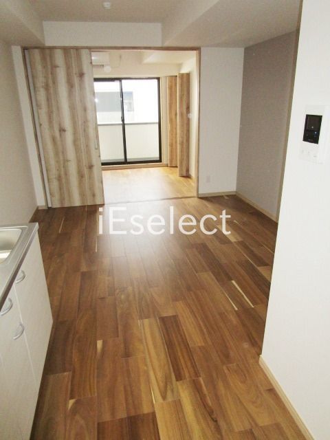 居室・リビング　オシャレなフローリングのお部屋