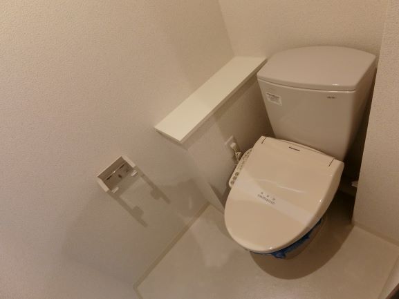 ＪＲ横須賀線 西大井駅 徒歩9分 3階建 築14年のトイレ写真