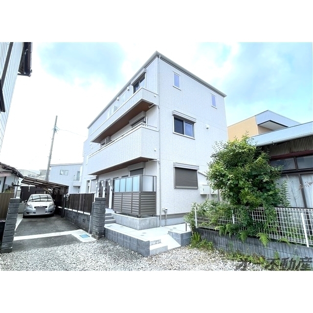 エントランス　建物外観