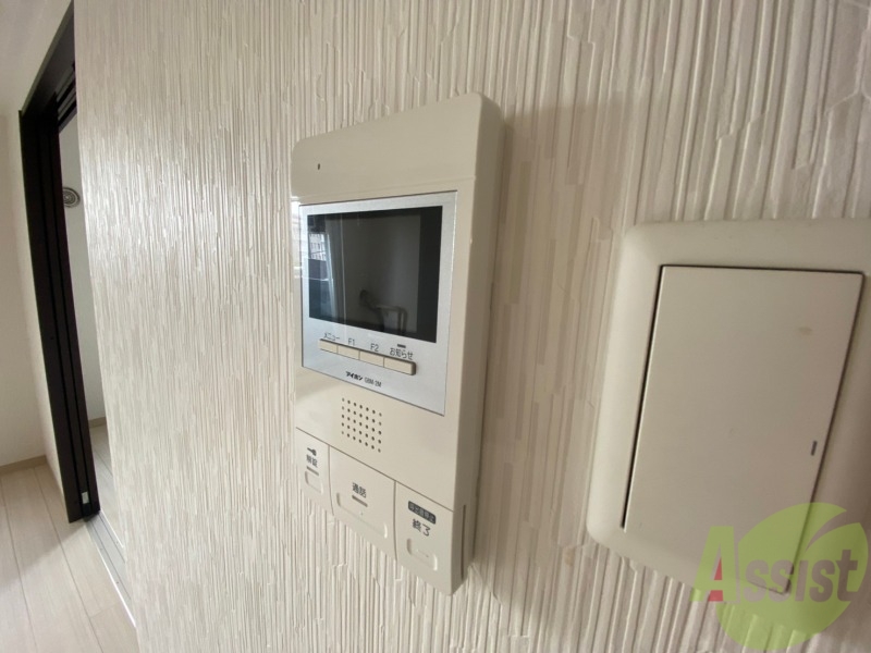 セキュリティ　ＴＶモニター付インターホンです。来客者の顔が見えるので安心！