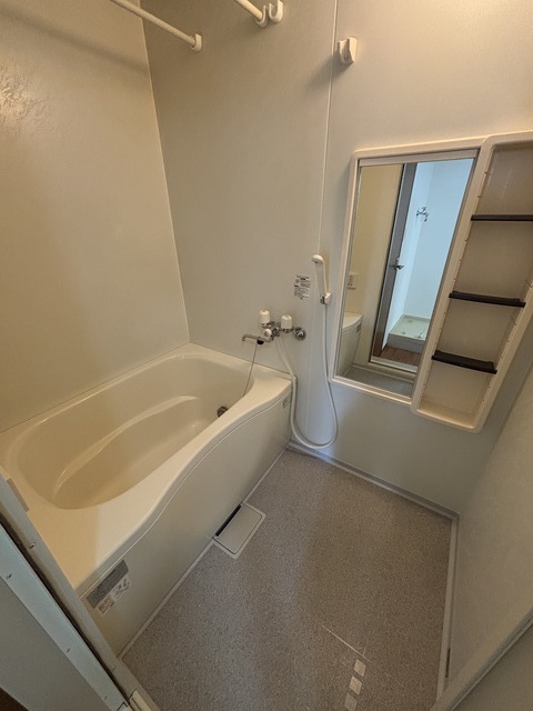 バス・シャワールーム　※別部屋参考写真