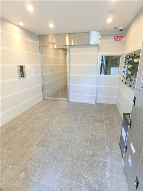 エントランス　エントランス