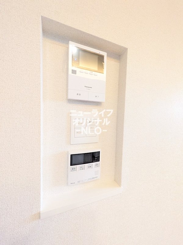 セキュリティ　事前に訪問者を目視してから対応できるTVモニターホン付き。
