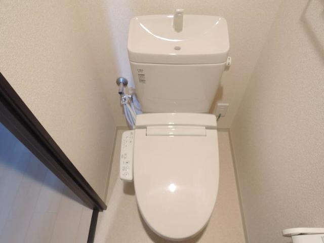 Luxe田辺のトイレ写真