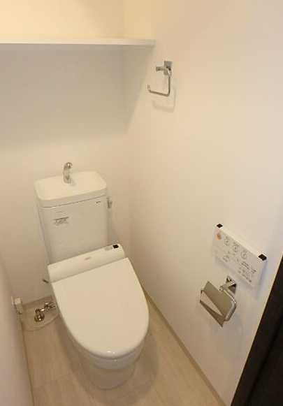 ＪＲ京浜東北線 川崎駅 徒歩8分 11階建 築12年のトイレ写真