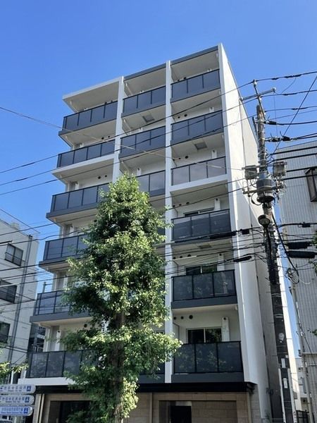 建物外観　鉄筋コンクリート造・総戸数は46戸です。